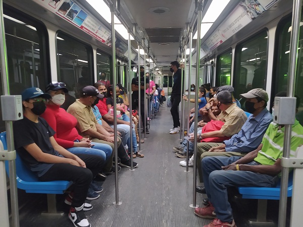 Más de 300 mil personas se movilizaron en el Metro de Valencia durante la temporada navideña