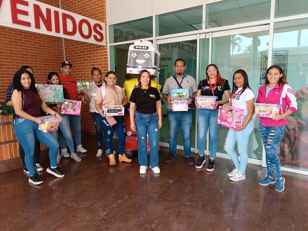 Metro de Valencia entregó a la clase obrera trabajadora juguetes para sus hijos